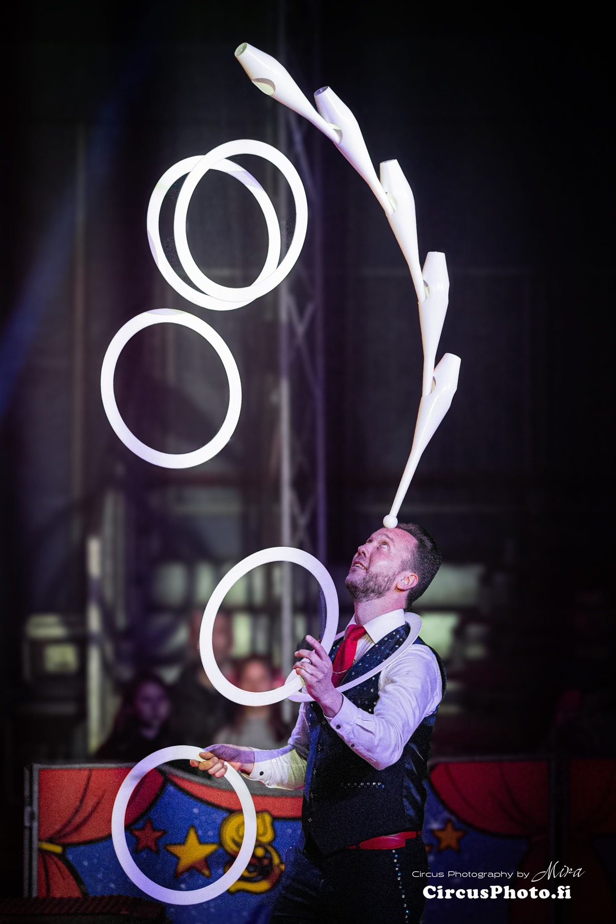 Lauri Koskinen rings and balances (1)